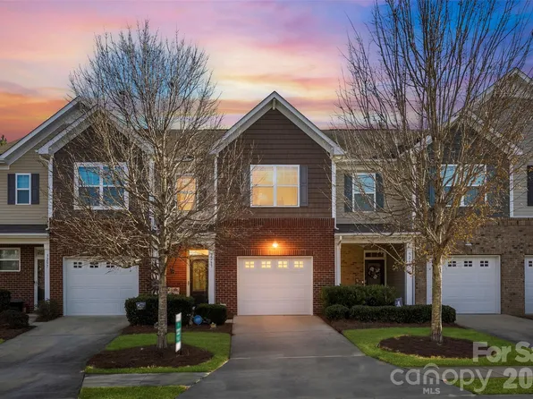 3261 Yarmouth Ln, Gastonia, NC 28056