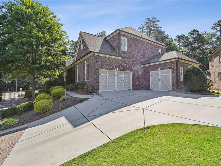 1330 Atherton Park — Photo 2