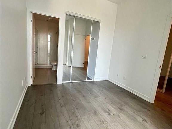 5th image of 297 College St #1001