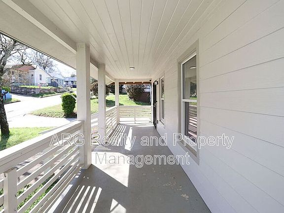 4th image of 1095 Ira St SW