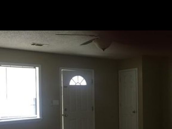 2nd image of 1211 N Quincy Ave