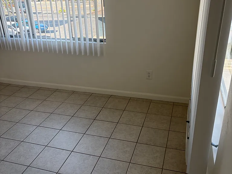 7033 Boulevard Dr #10 — Photo 2