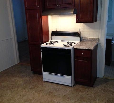 3rd image of 3046 N Southport Ave #2R