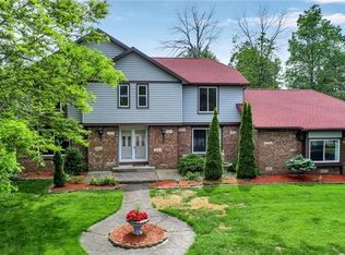 67 Southwedge Dr, Getzville, NY 14068