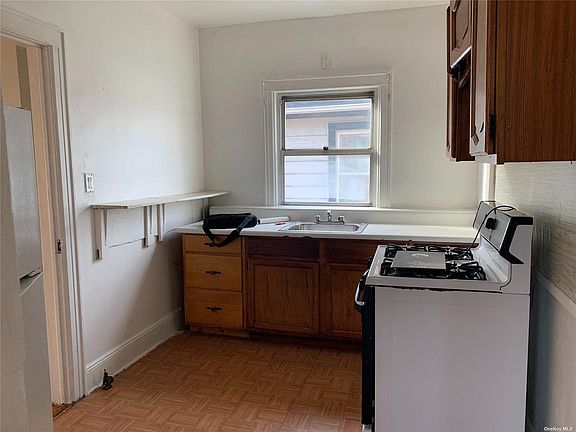 3rd image of 109-33 204th St Floor 2