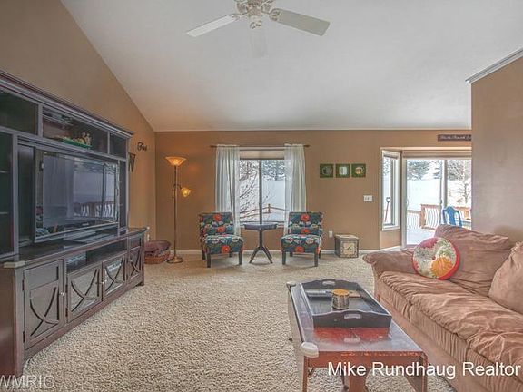 4th image of 9104 Glengarry Ct SE