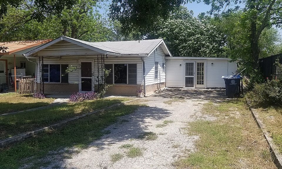 1st image of 297 S Grape Ave