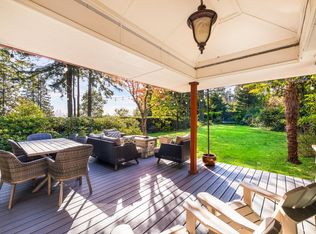 1090 Keith Rd W, North Vancouver, BC V7P3C7