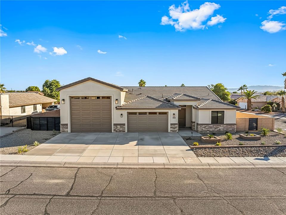 1st image of 1820 E Bear Creek Way