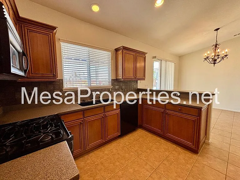 21172 Cabernet Ln — Photo 6