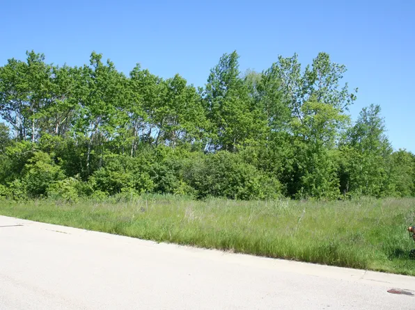 9811 Dana Dr, Franksville, WI 53126