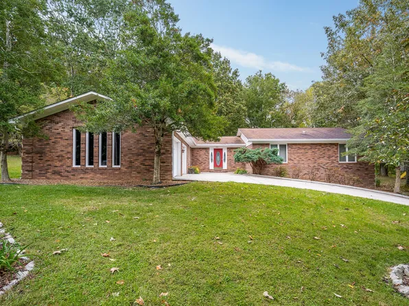 806 Mills Creek Ln, Cookeville, TN 38501