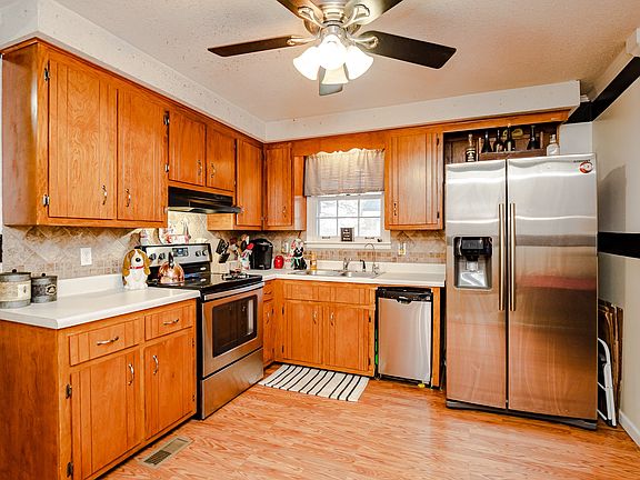 2nd image of 2174 Blakemore Dr