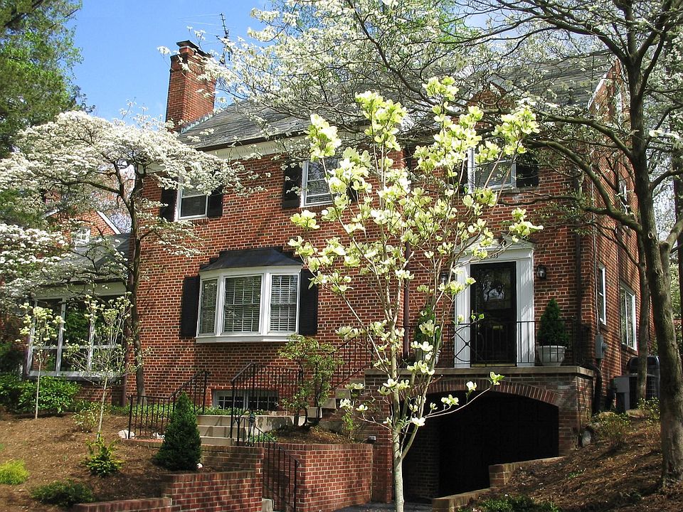 Beautiful Brick, Landscaped Exterior