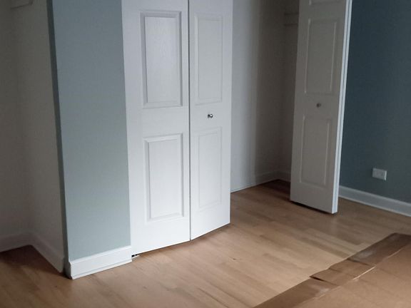 3rd image of 627 W Grace St #304