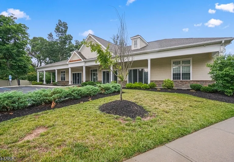 723 Lorhan Dr — Photo 1