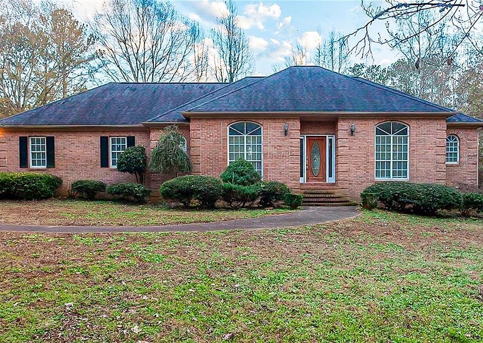 1st image of 10 Green Valley Cir
