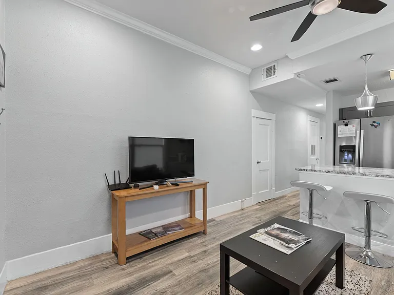 412 Drew St #3 — Photo 2