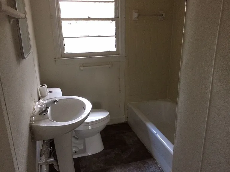 1253 W Grenada Ter — Photo 4