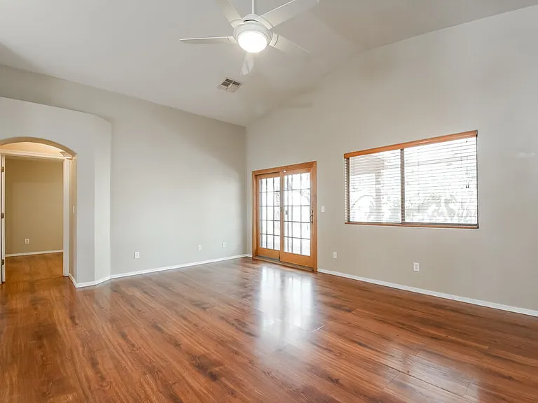 8506 N Sayante Way — Photo 5