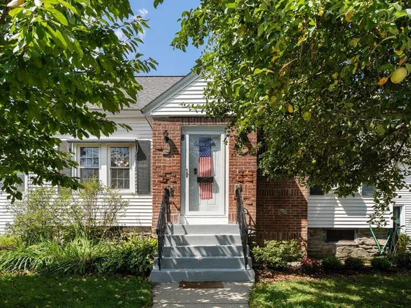 8 Cardinal Rd, Worcester, MA 01602