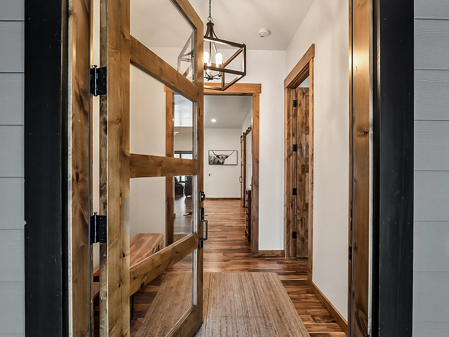 4 bed, 2695 sqft, $4,500 — Photo 2