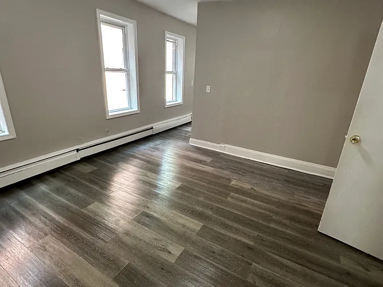 260 Lawrence St #2 — Photo 22