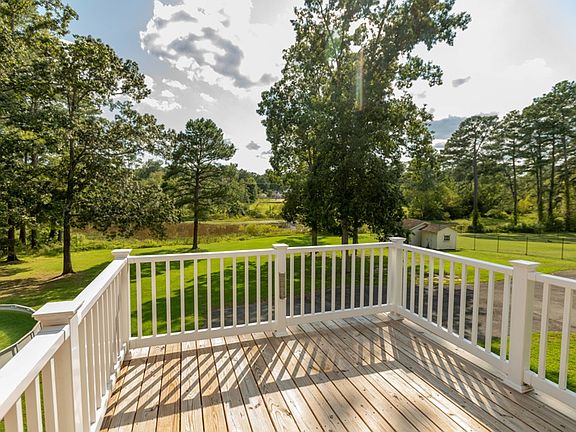 2nd image of 1513 Sunset Ln