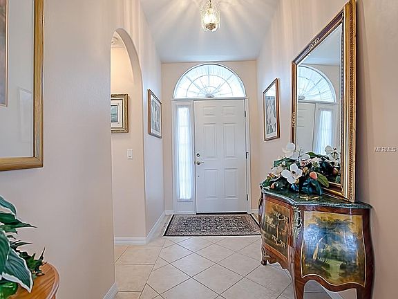 4th image of 76 Golfview Cir