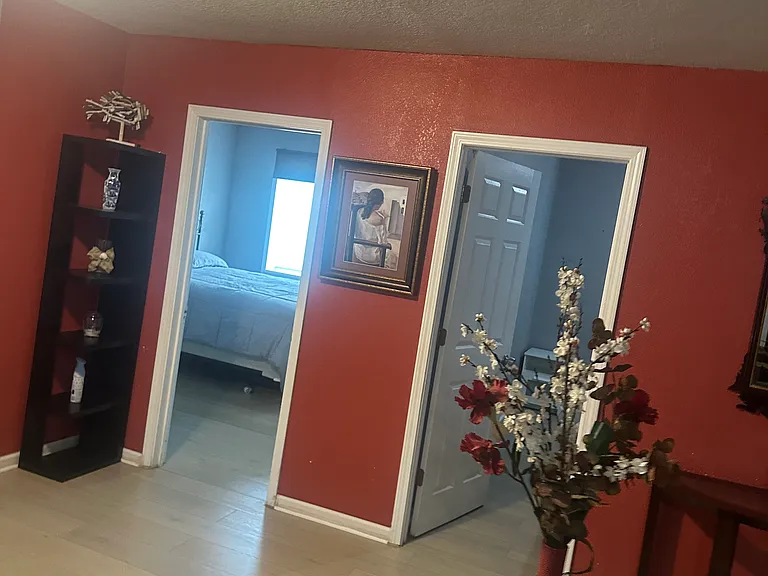 2710 Strong Ave #203 — Photo 6