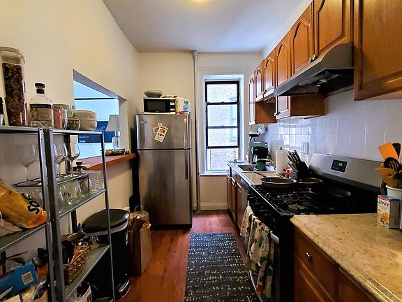 2nd image of 352 Saint Johns Pl APT 3A