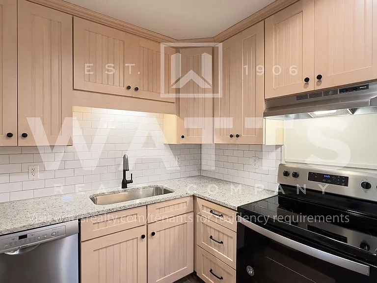 1093 Columbiana Rd — Photo 19