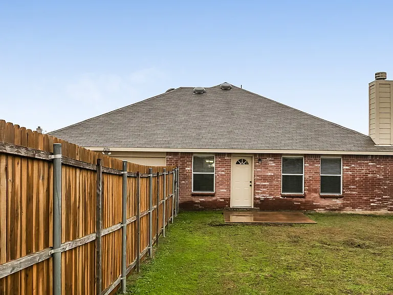 2036 Godiva St — Photo 16