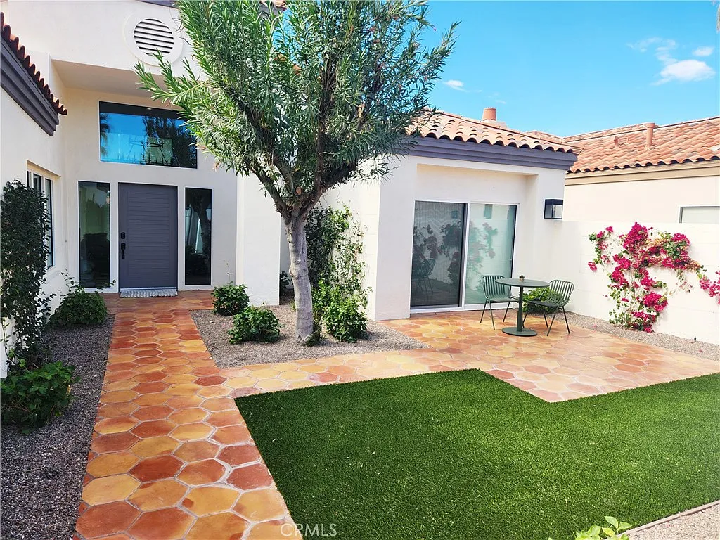 3 bed, 3.5 bath, 2353 sqft, $13,000 — Photo 4