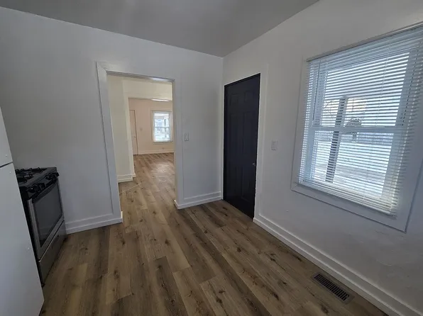 715 Randall St, Lansing, MI 48906