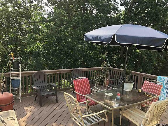 5th image of 19 Yorktown Ln