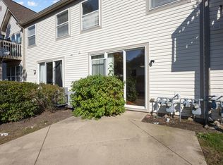 2877 Stonewater Dr UNIT 2877, Naperville, IL 60564