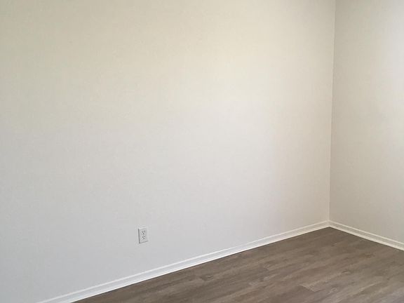 4th image of 15072 Zircon Dr