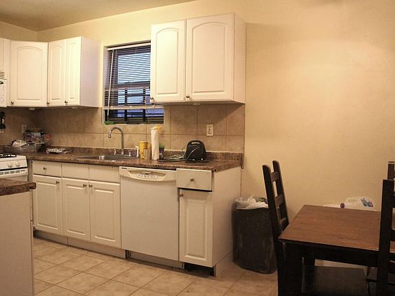 3rd image of 2518 123rd St #2