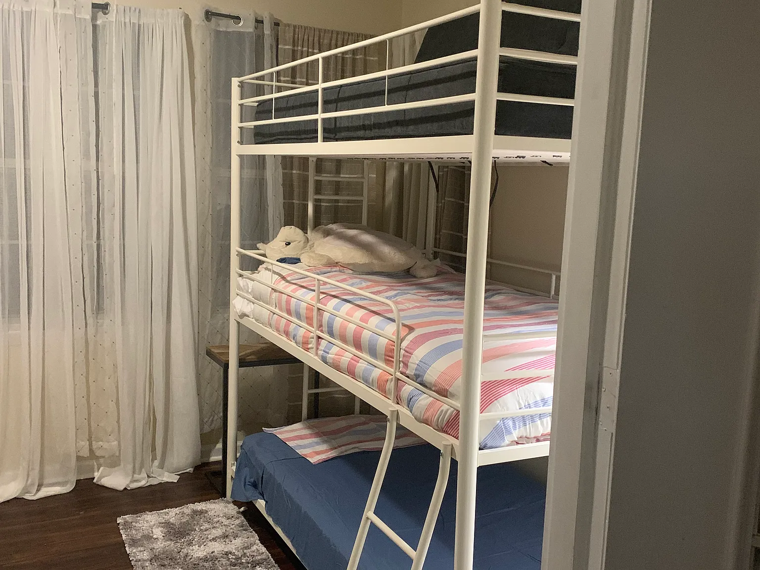 3 bed, 1800 sqft, $2,000 — Photo 3