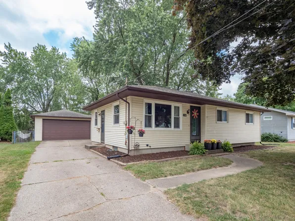 3130 27th St SW, Grandville, MI 49418