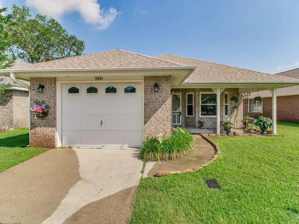 3881 Windsor Castle Blvd, Milton, FL 32583