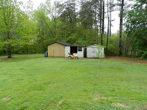 4th image of 1453 Blacksburg Hwy