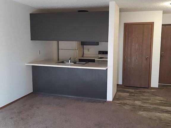 5th image of 307 11th Ave NW #9394281