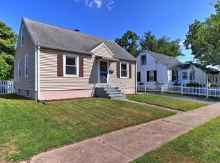 35 Willow St, West Haven, CT 06516