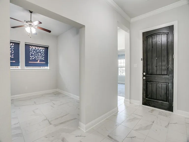 2717 Trinity Trail Way — Photo 2