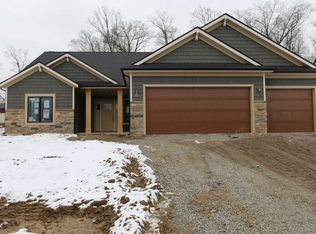 15369 Canyon Bay Run, Fort Wayne, IN 46845