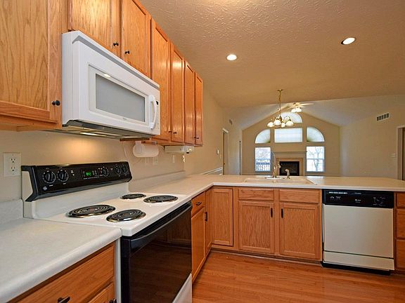 4th image of 5522 Harbourside Dr