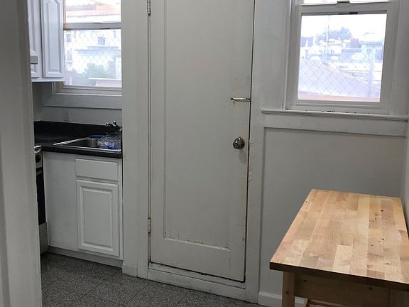 4th image of 2390 21st Ave APT 1