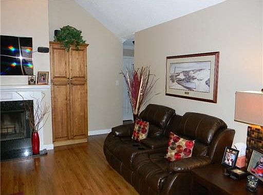 3rd image of 2631 Broadwater Dr